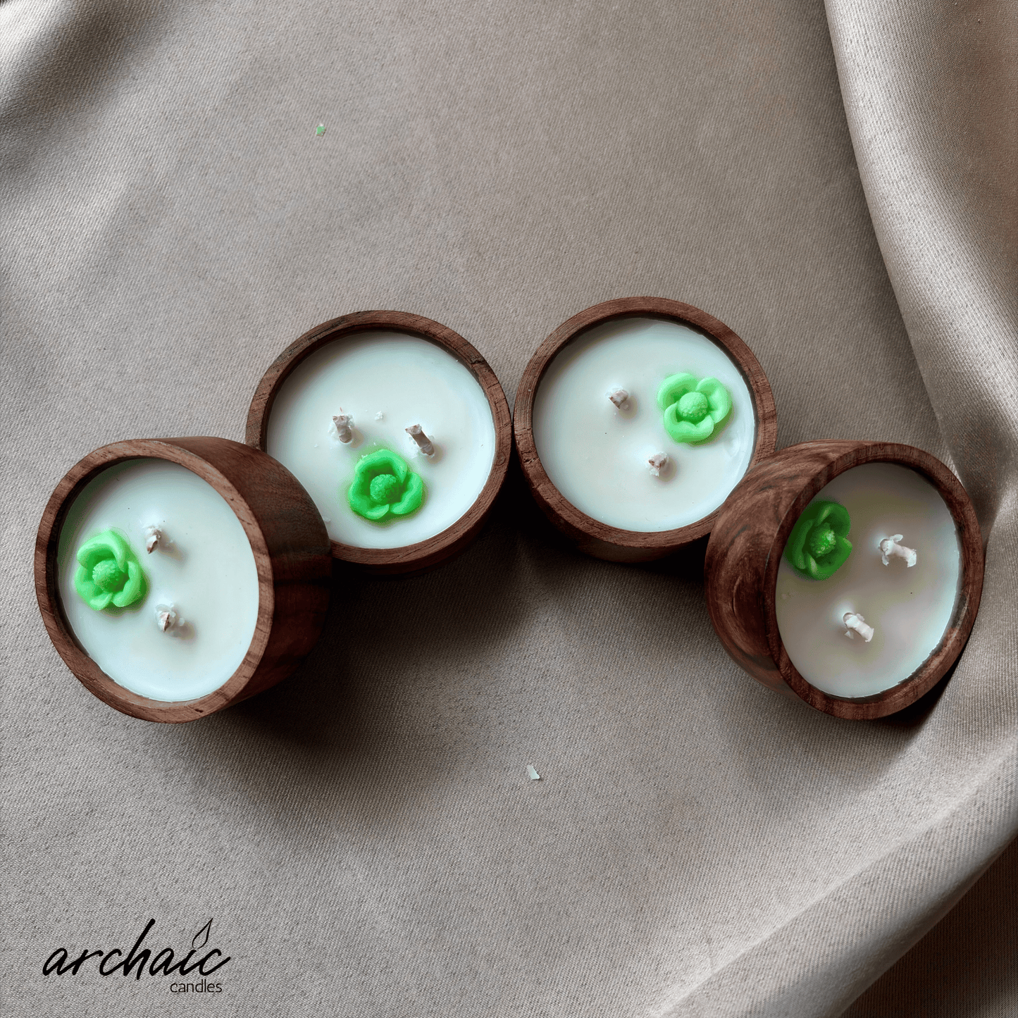 Wooden Small Circle Green Flower candle | Emerald Bloom| Pure soy wax candles
