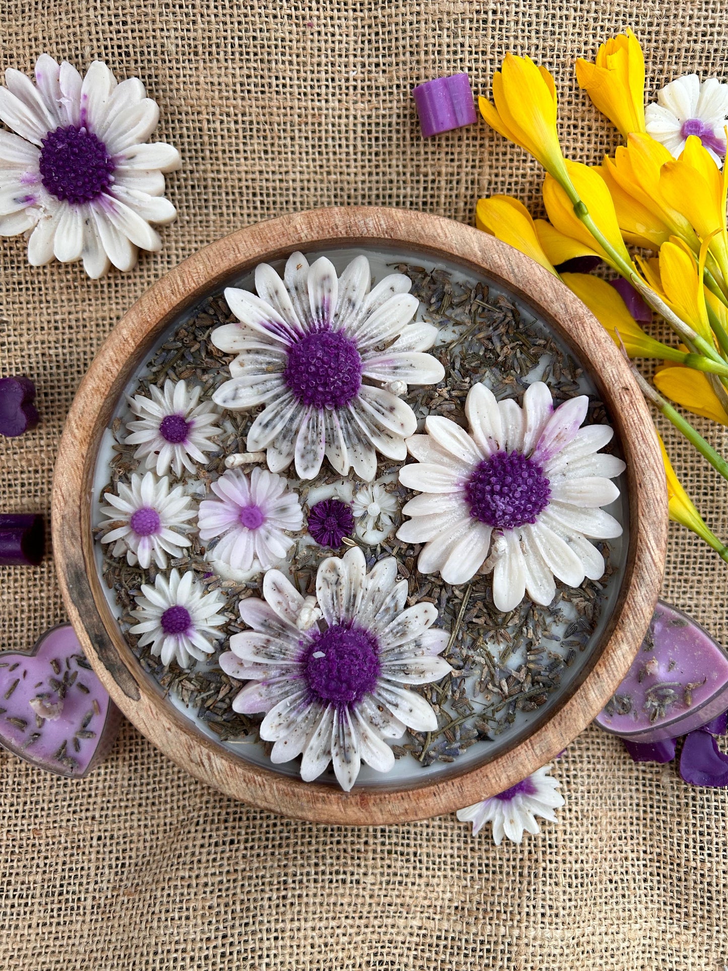 Lavender Bliss Wooden Bowl Candle – Handcrafted Soy Wax Floral Design