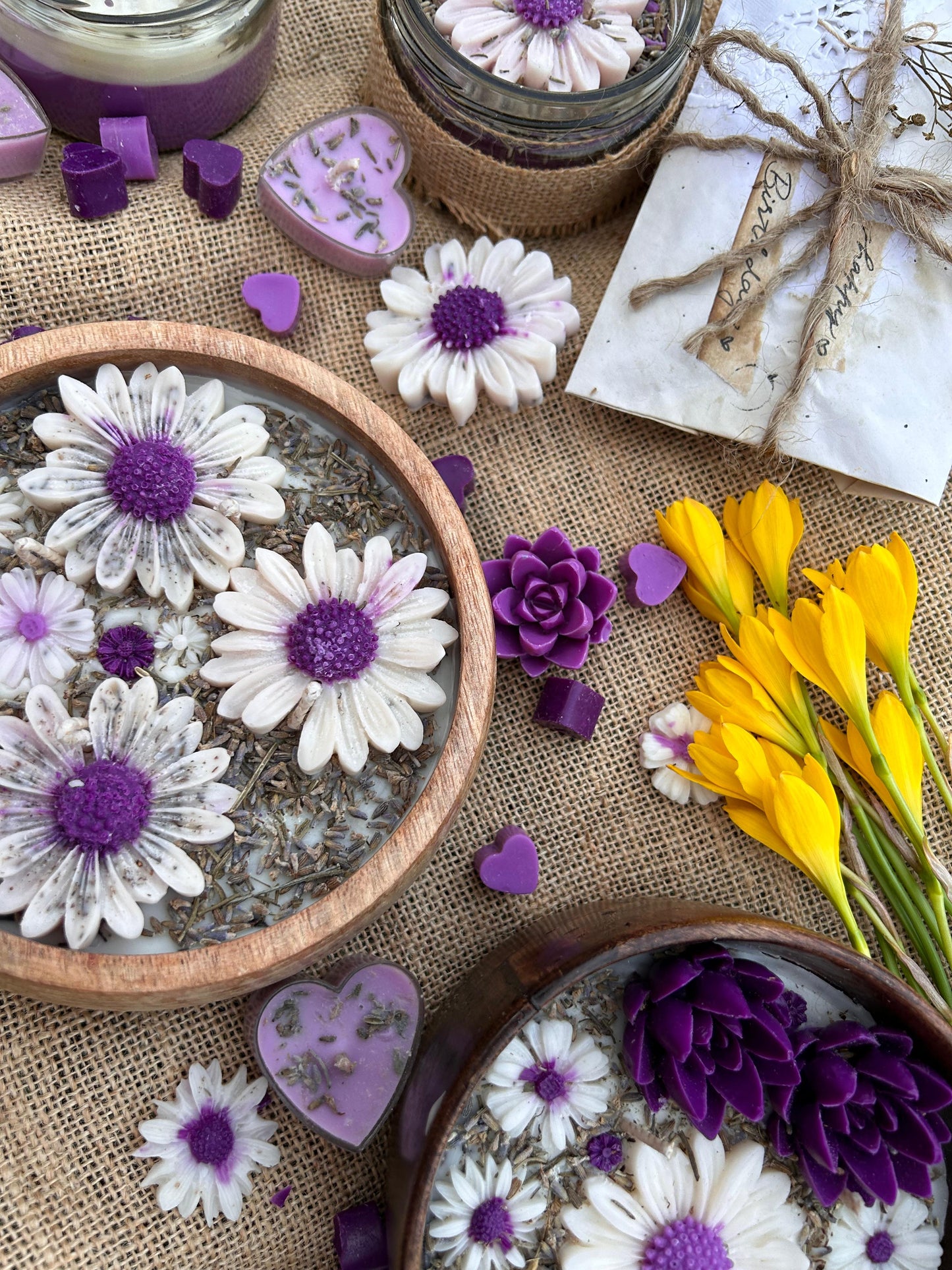Lavender Bliss Wooden Bowl Candle – Handcrafted Soy Wax Floral Design