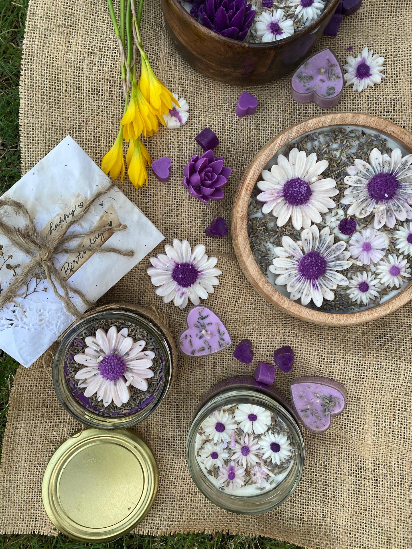 Lavender Bliss Wooden Bowl Candle – Handcrafted Soy Wax Floral Design