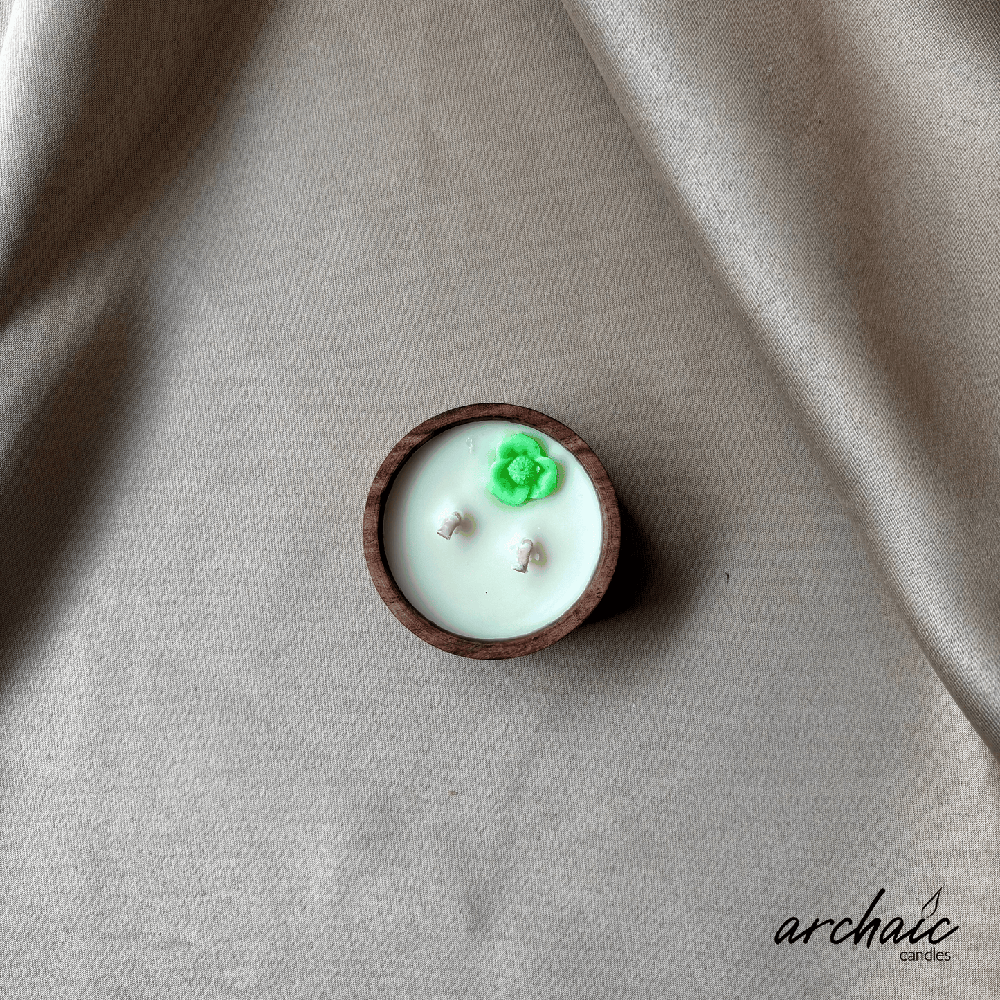 Wooden Small Circle Green Flower candle | Emerald Bloom| Pure soy wax candles