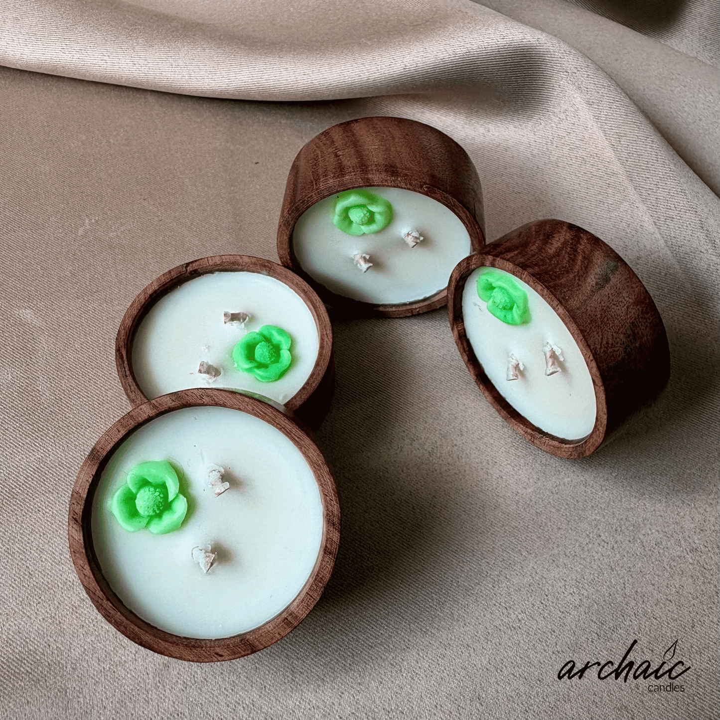 Wooden Small Circle Green Flower candle | Emerald Bloom| Pure soy wax candles
