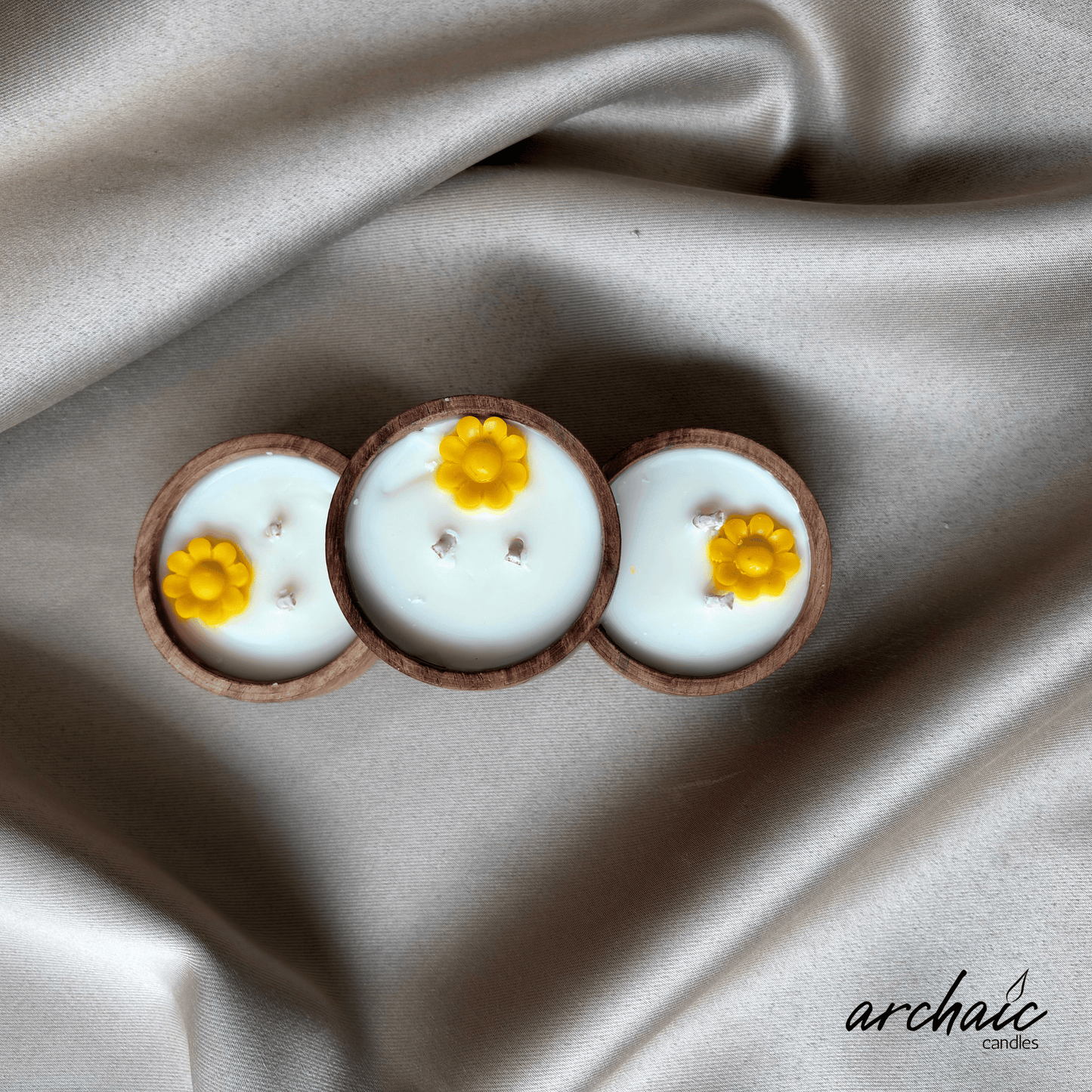 Wooden Small Circle Yellow Flower candle |Sunny Bloom| Pure soy wax candles